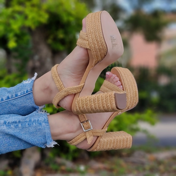 Women's  Chunky High Heel Platform Ankle Strap Espadrille Sandals - Picture 3 of 6